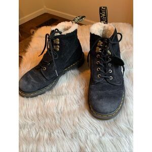 Dr. Martens 101 SUEDE SHEARLING LINED BOOTS  W9 M8